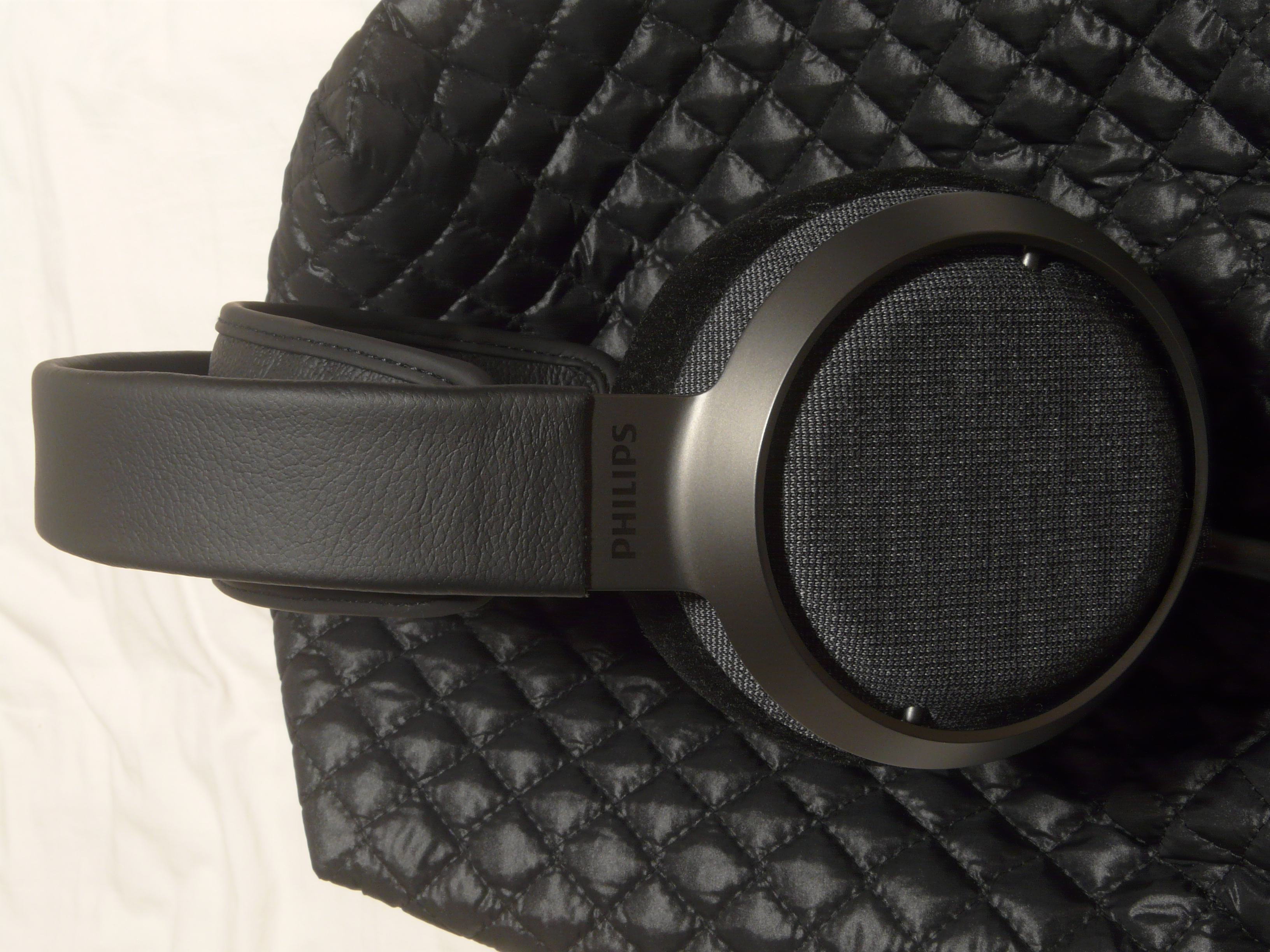 Philips Fidelio X3 ヘッドホン Amazon.com: Philips Fidelio X3 Professional Studio Monitor